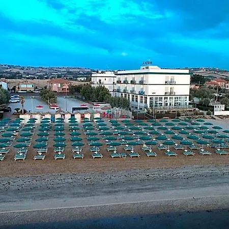 Internazionale ホテル *