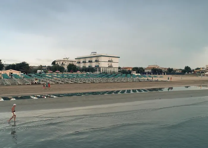 Internazionale Hotel *